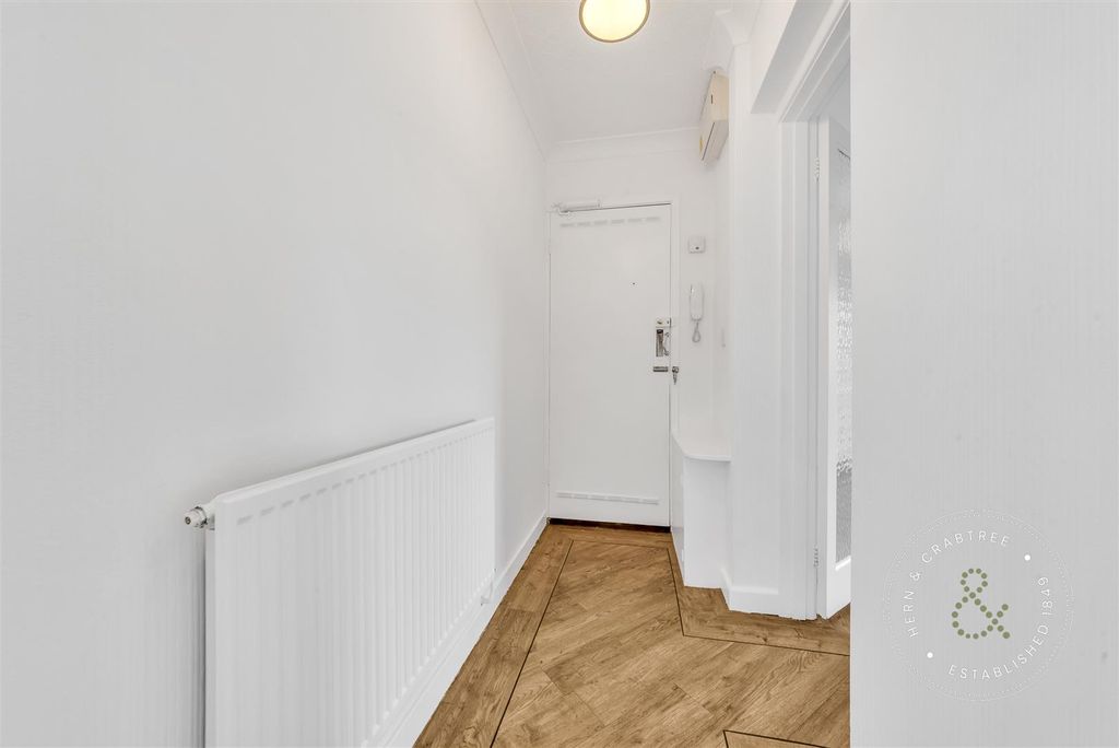 Property photo 1 of 25 Tudor-Court-01.Jpg