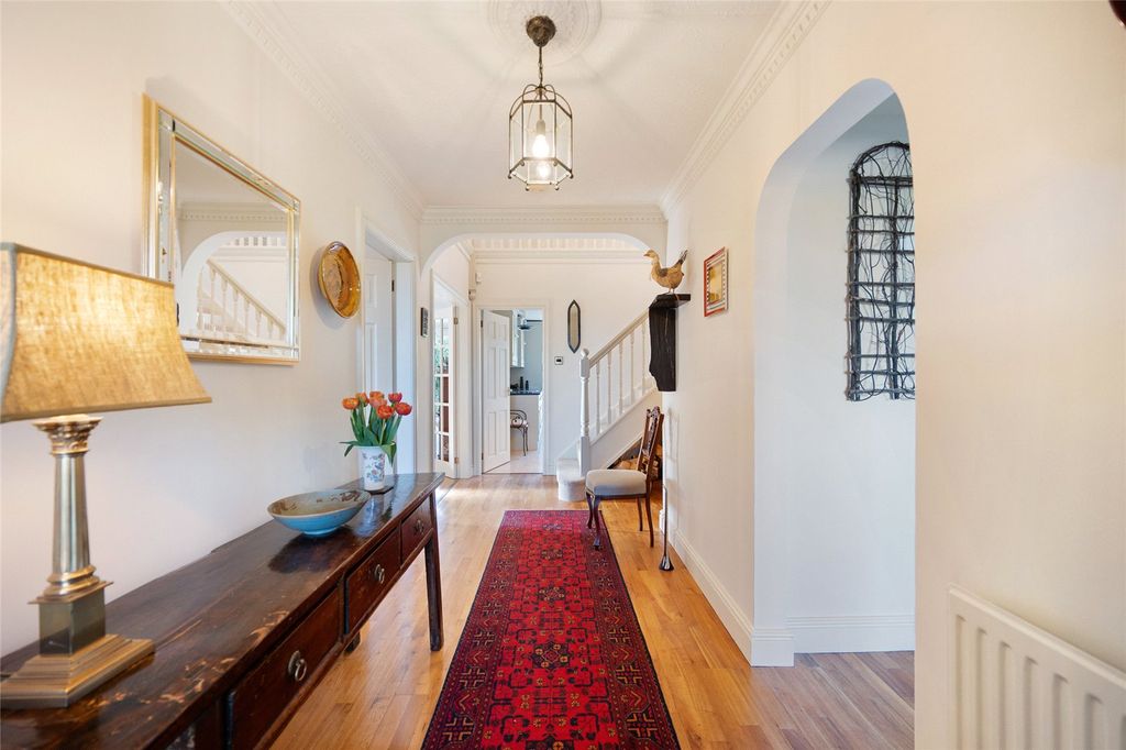 Property photo 2 of 14 Hallway