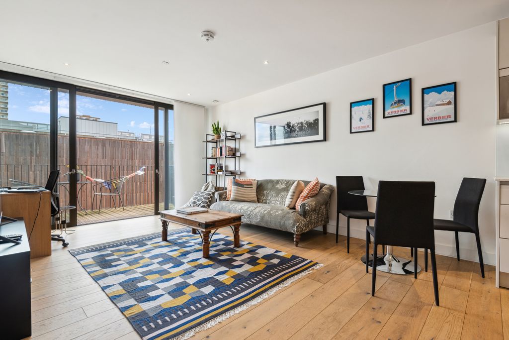 Property photo 1 of 11