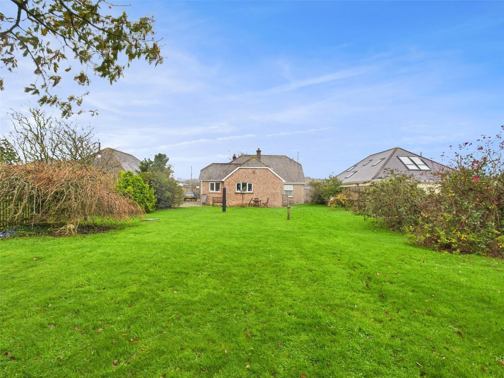 Property photo 2 of 16 Garden