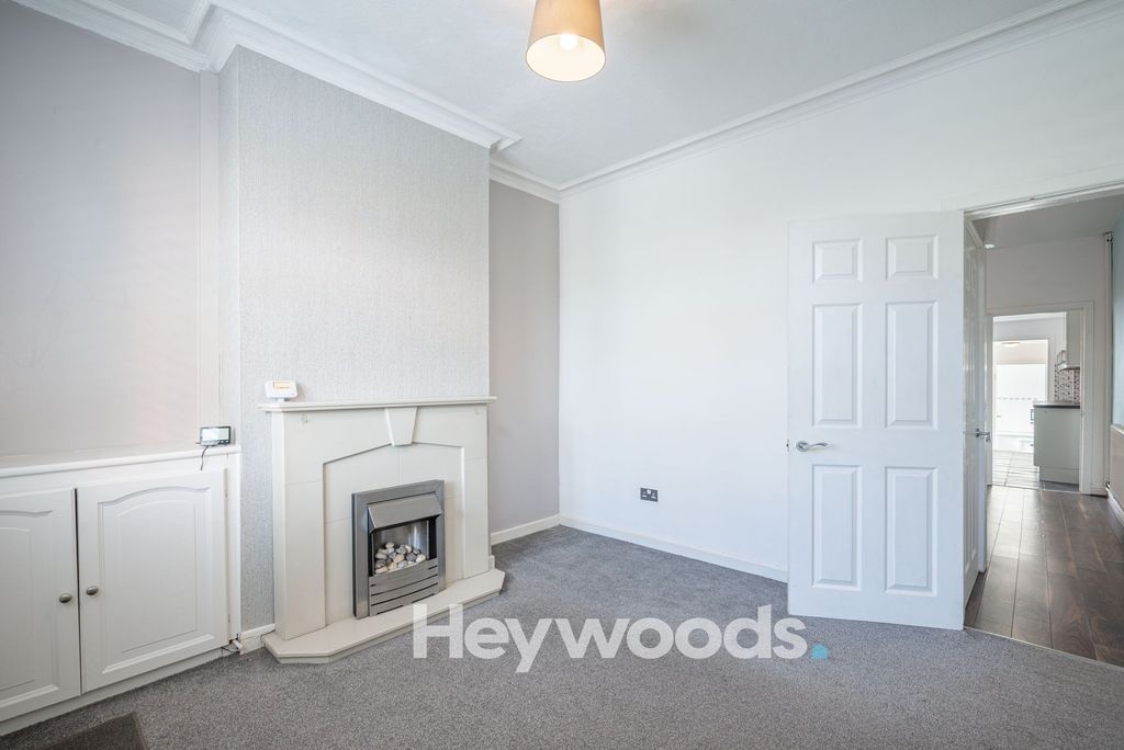 Property photo 2 of 24