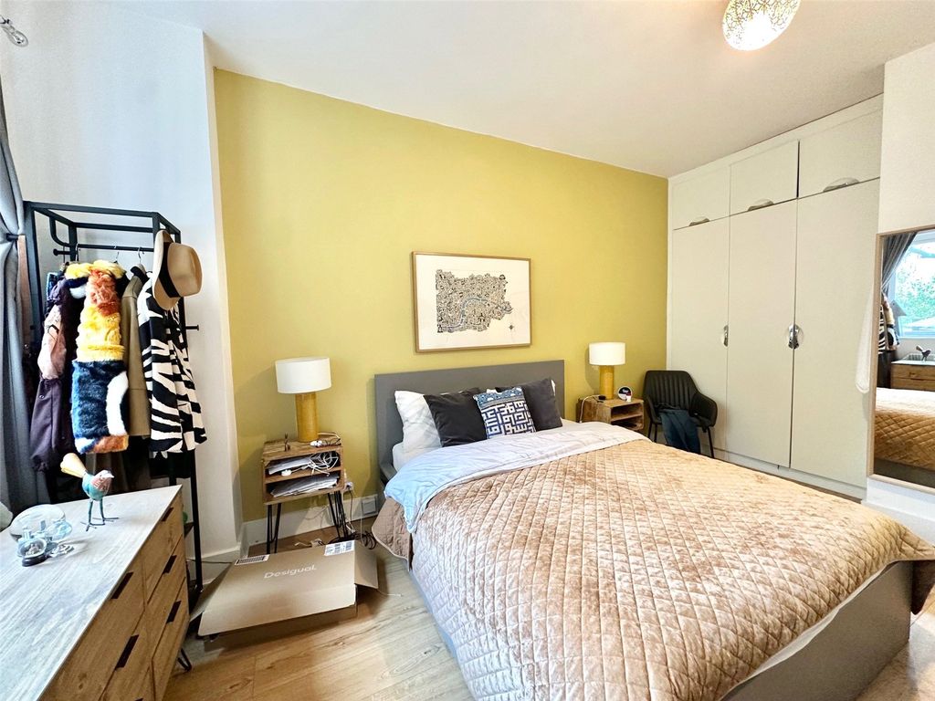 Property photo 3 of 18 Picture No. 06