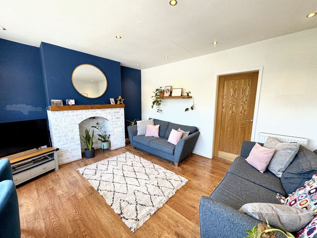 Property photo 2 of 21 5