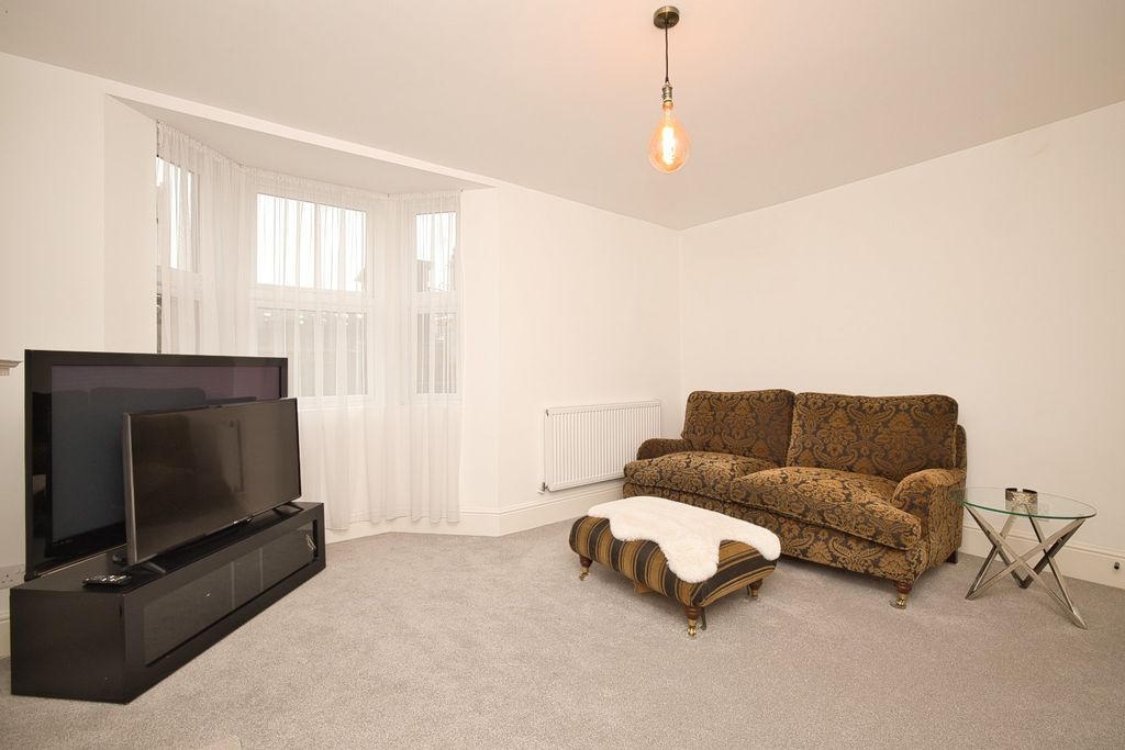 Property photo 2 of 17 Picture 2