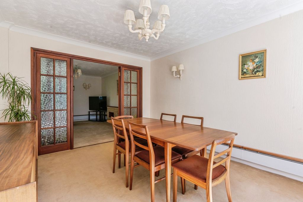 Property photo 3 of 17 Dining Room