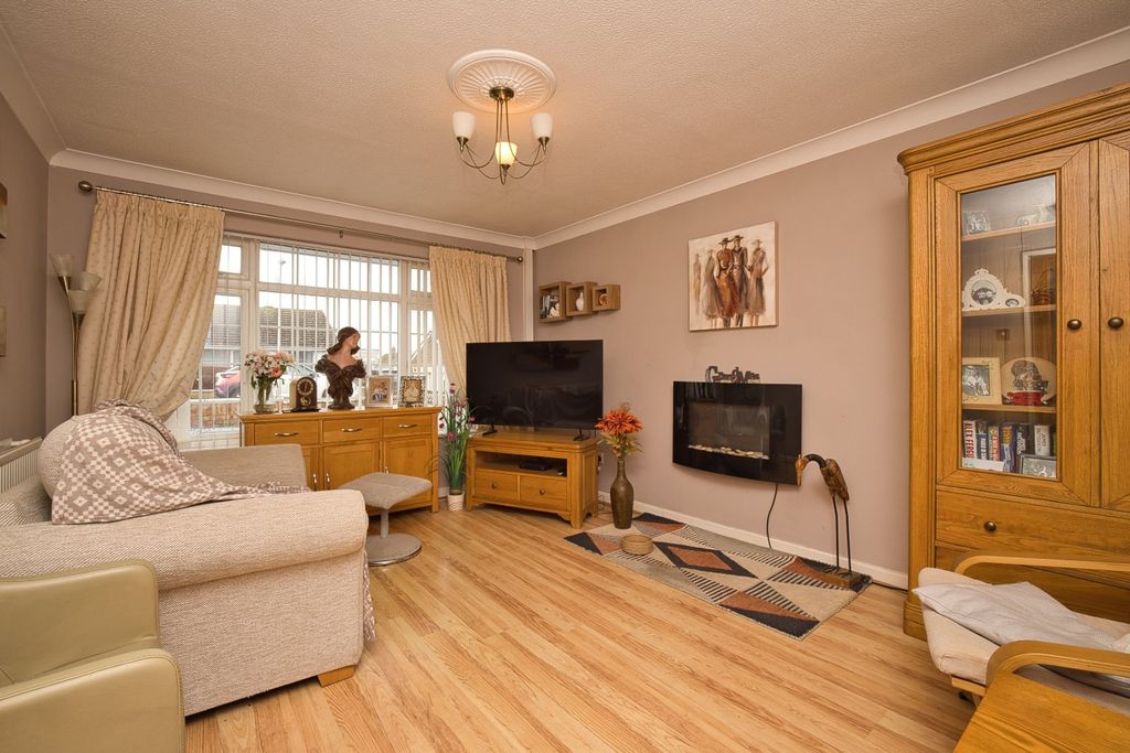 Property photo 2 of 16 Picture 2