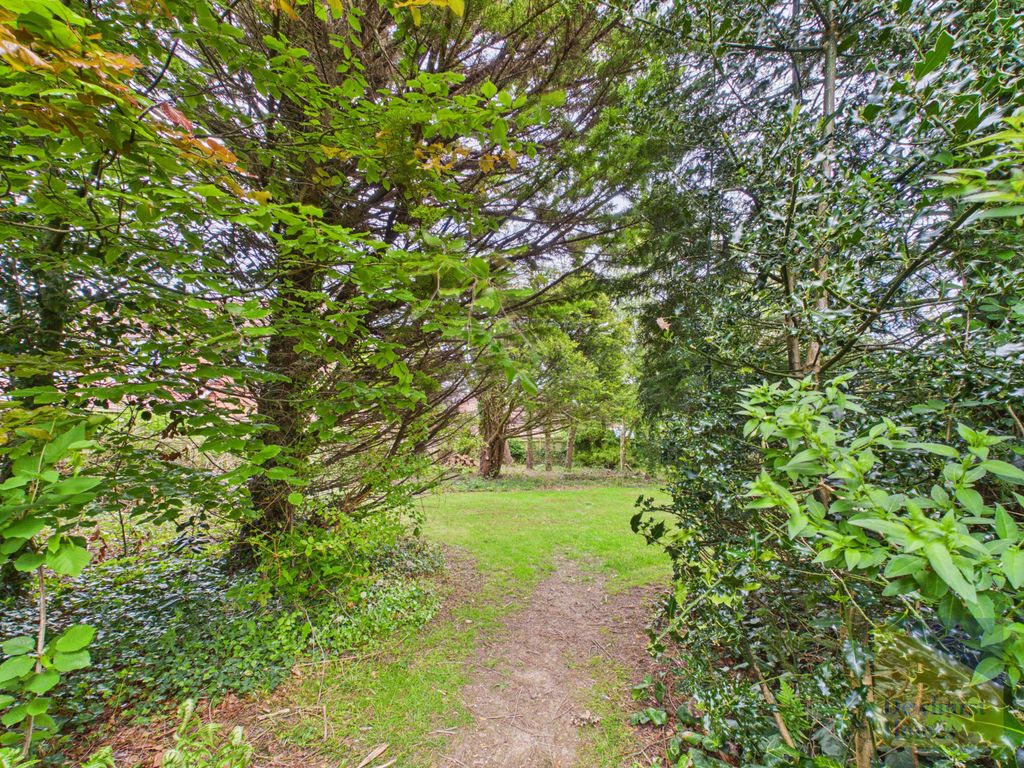 Property photo 2 of 26