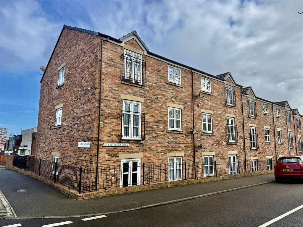 Property photo 1 of 10 External