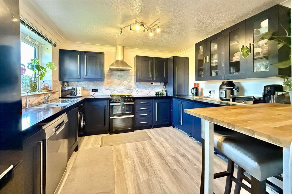 Property photo 2 of 28 Robinson Jackson