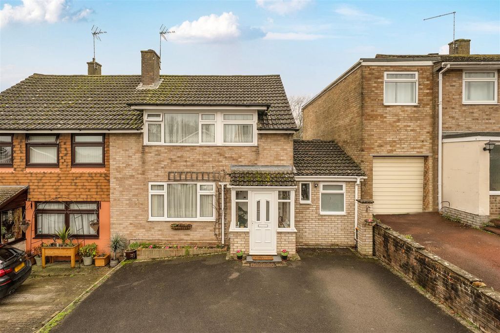 Property photo 1 of 25 1409109-2-698A2c4184191.Jpg