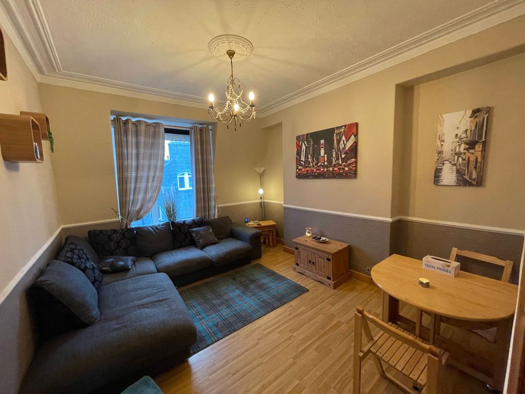 Property photo 2 of 9 Livingroom-2