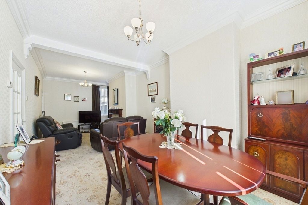 Property photo 3 of 11 Photo 10