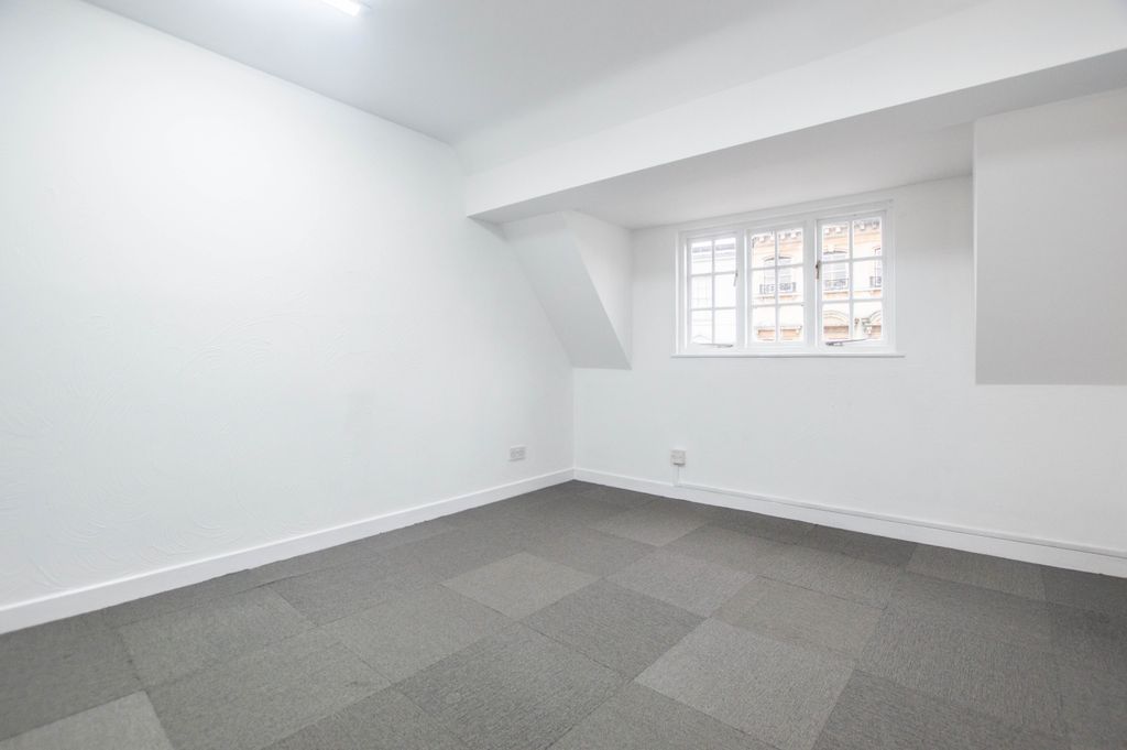 Property photo 3 of 4