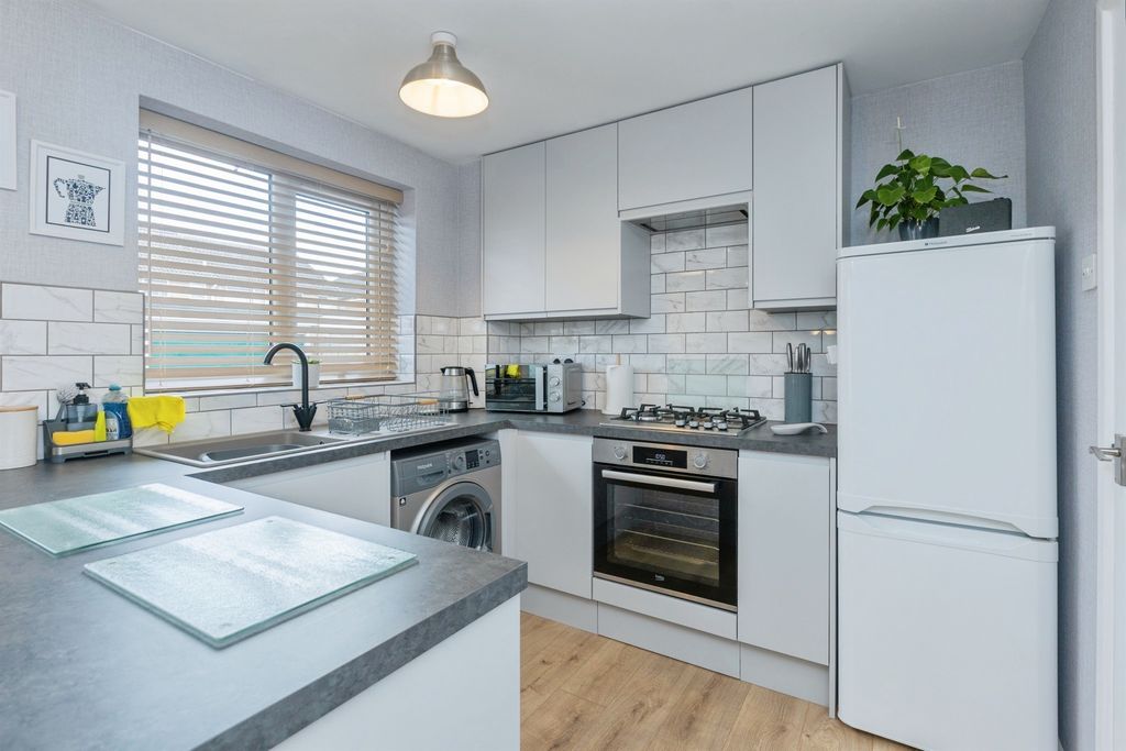 Property photo 3 of 19