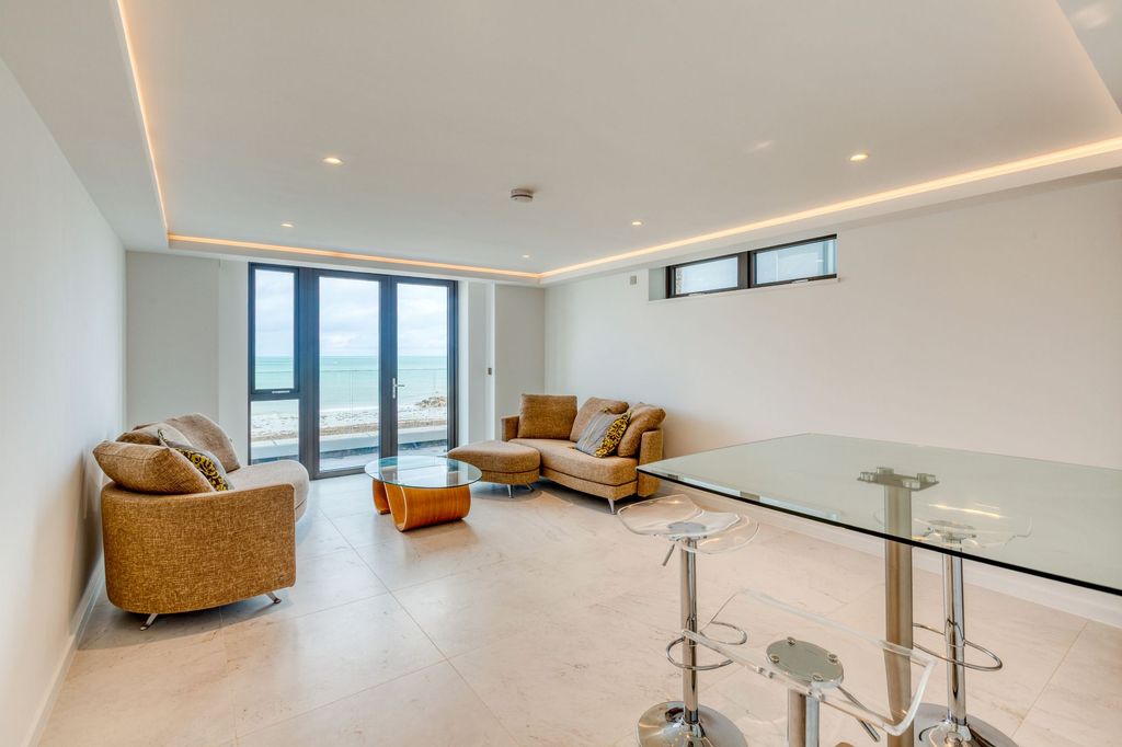 Additional image 5 of 2 bed flat for sale2 Elizabeth House - The Waves, Grouville JE3