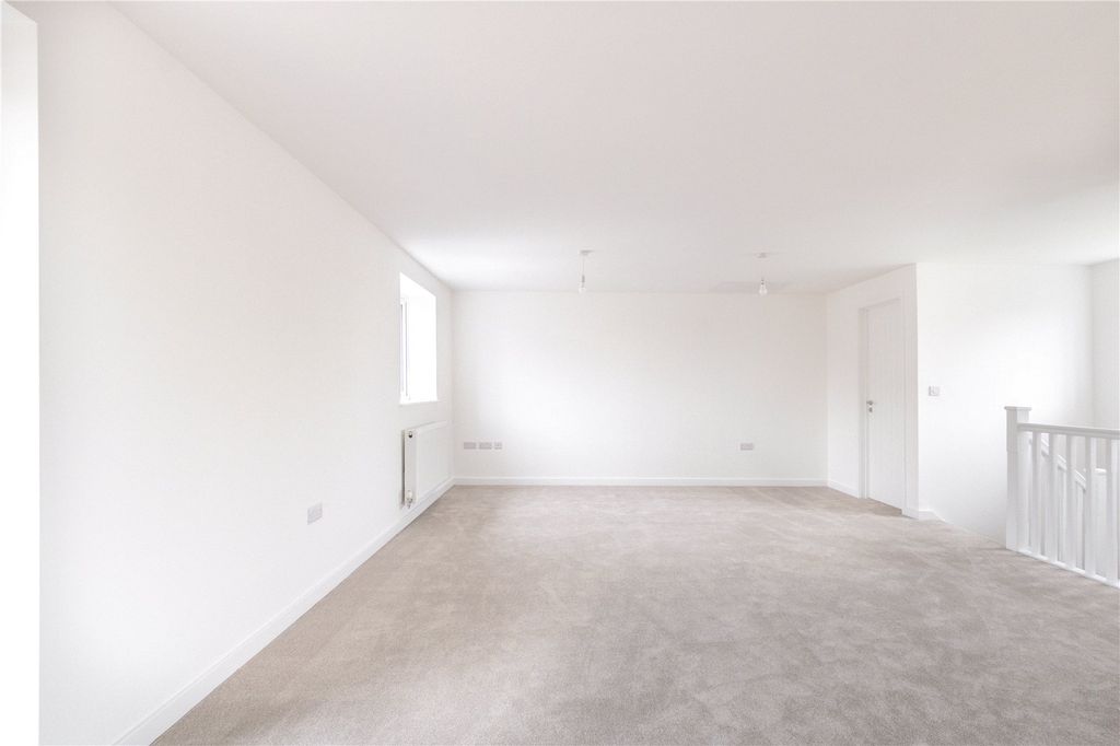 Property photo 3 of 22 Picture No. 01