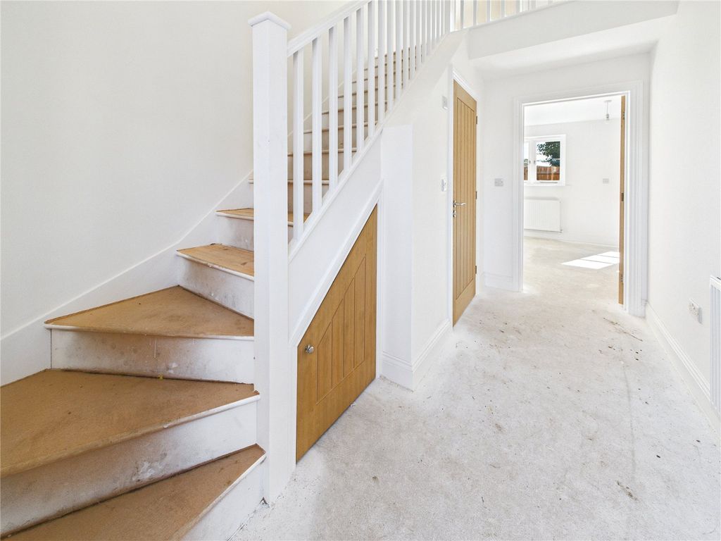 Property photo 3 of 9 Picture 3