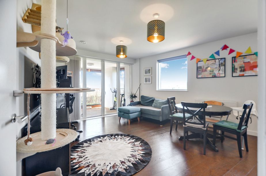 Property photo 1 of 21 Lounge Area (1).Jpg