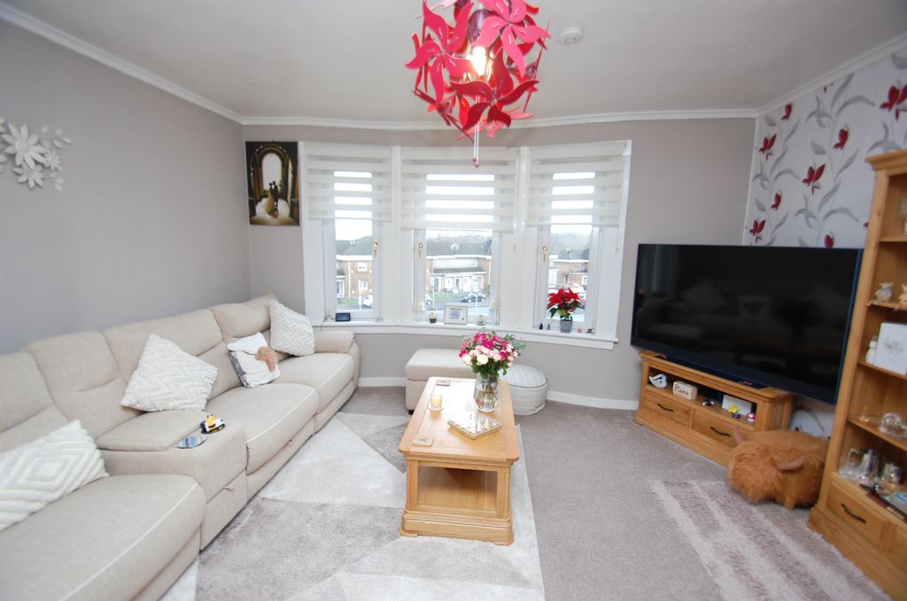 Property photo 2 of 17 4747812