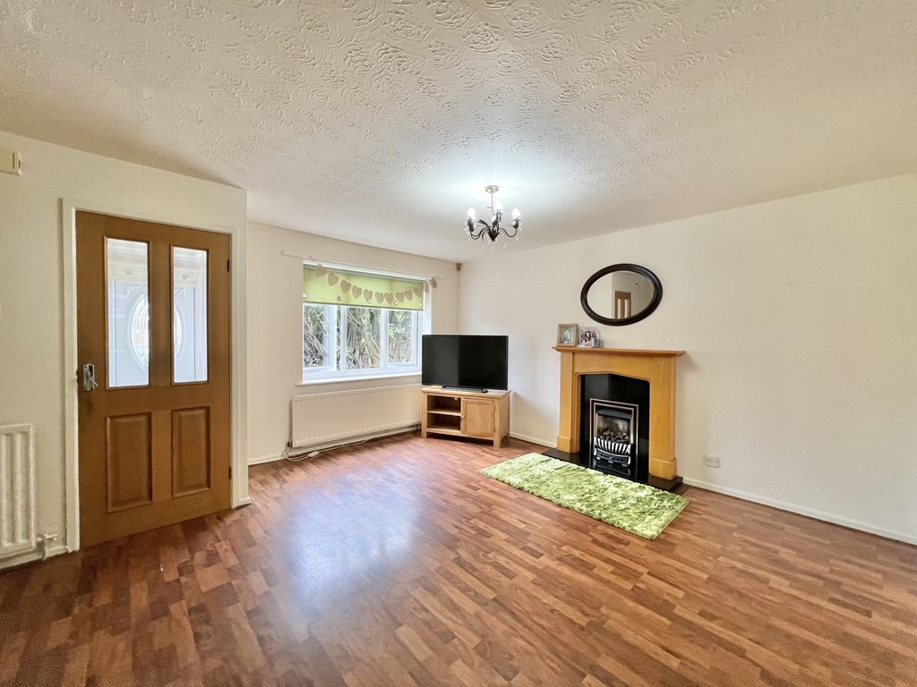 Property photo 3 of 27