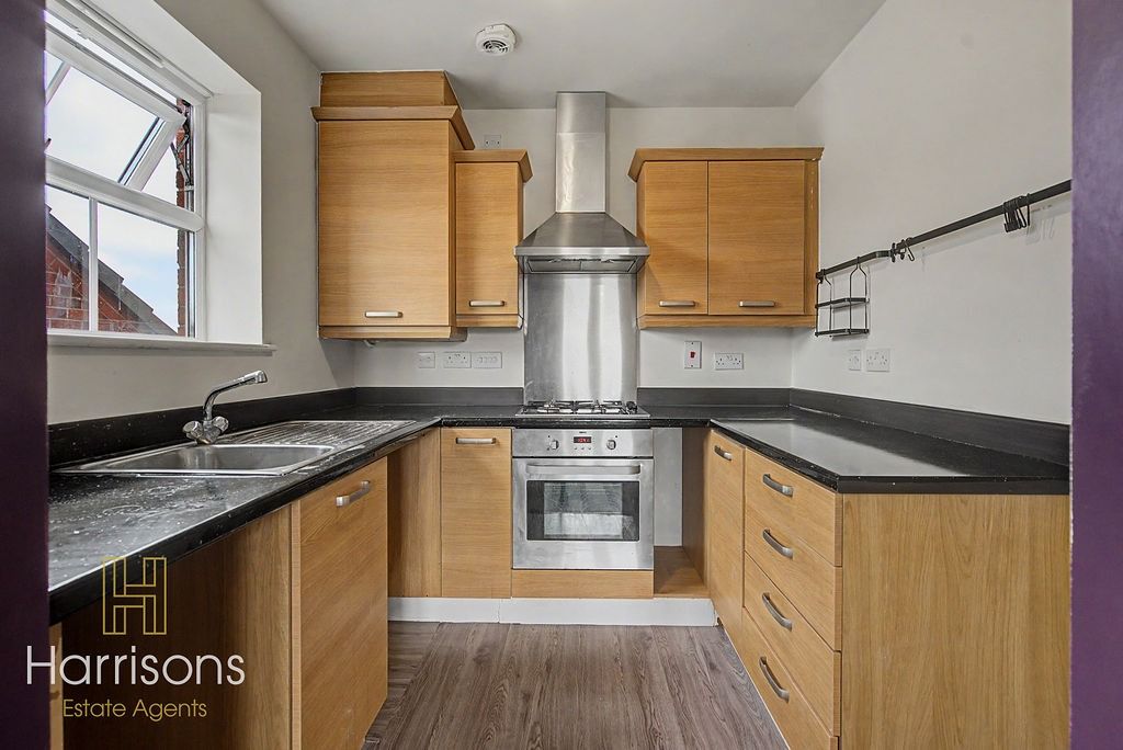 Property photo 2 of 17 5320101