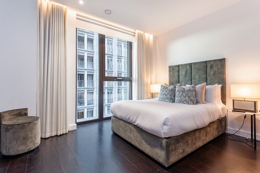 Property photo 1 of 26 82939_Thornes House