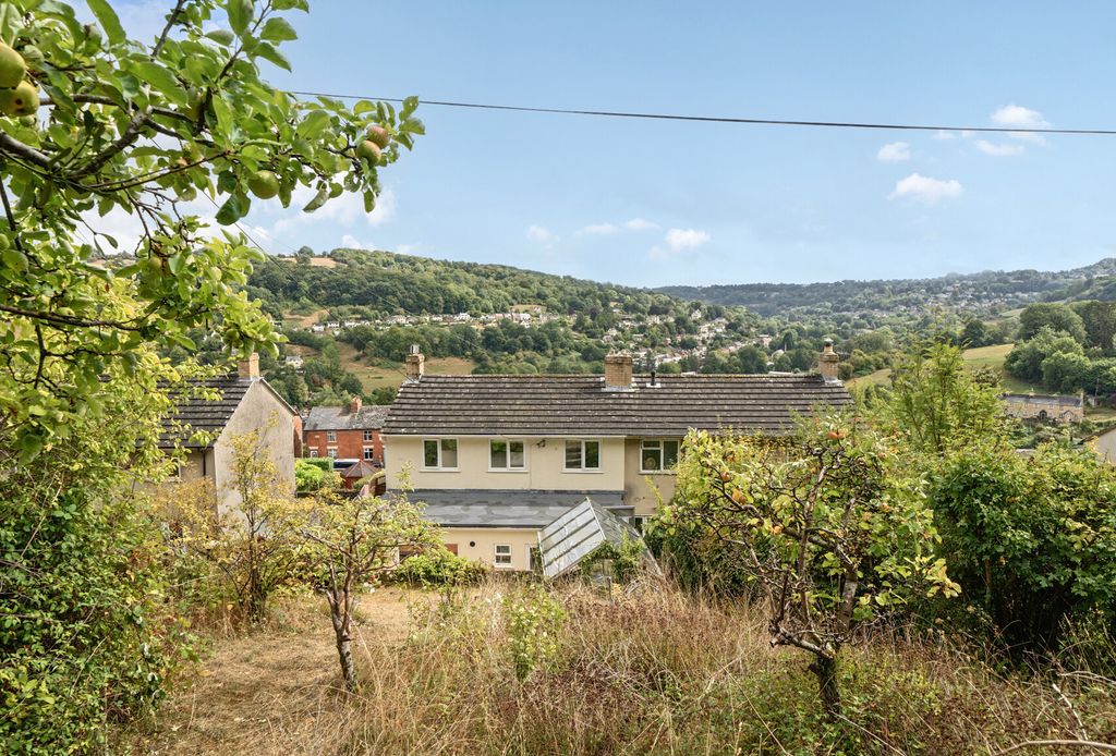 Property photo 2 of 23 1344043-1-68Af446...
