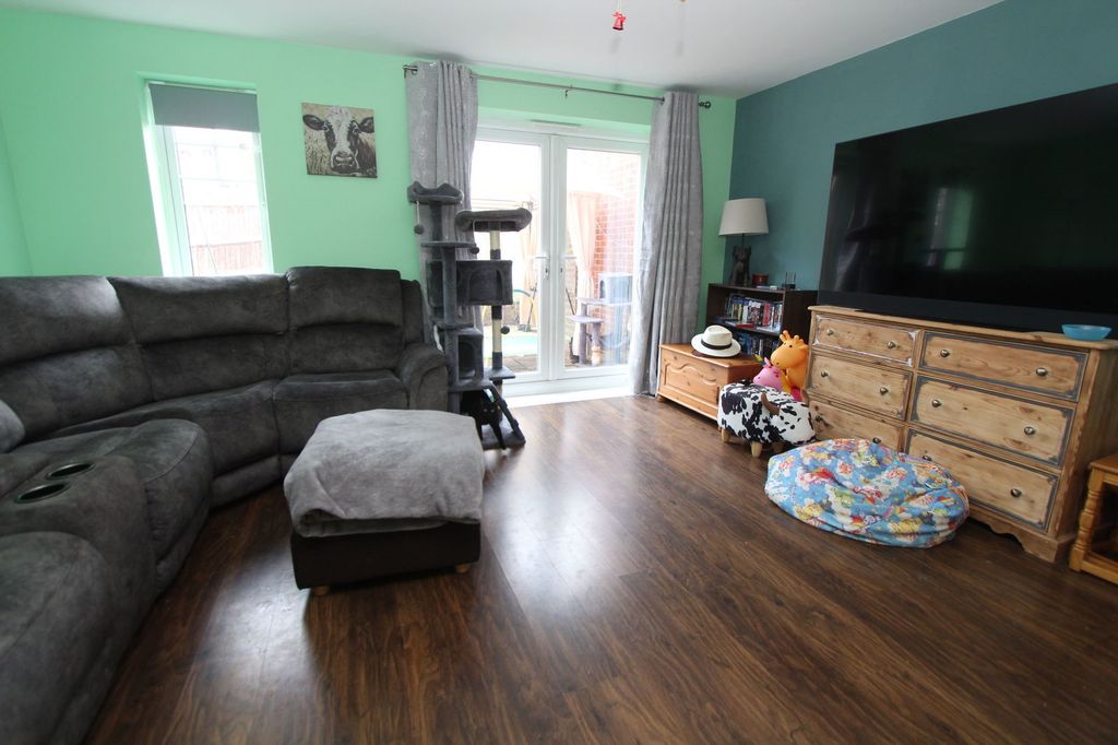 Property photo 3 of 13