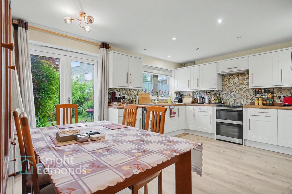 Property photo 2 of 28 Kitchen & Dining Room