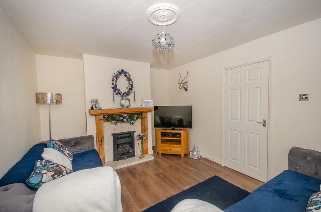 Property photo 2 of 18 Lounge.Jpg