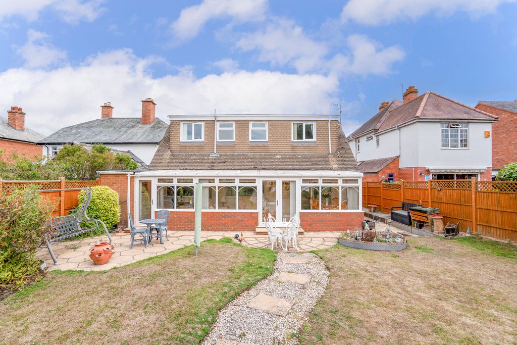 Property photo 2 of 32