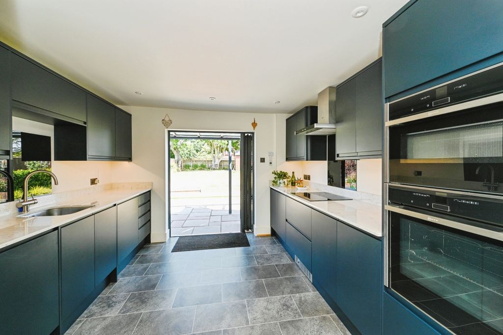 Property photo 3 of 15 Pbox-Img.Jpg