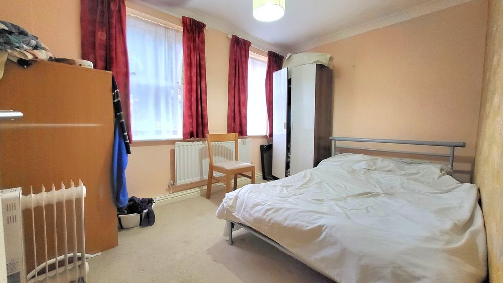 Property photo 3 of 13