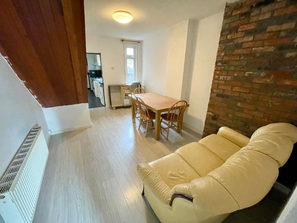 Property photo 2 of 8 5173542