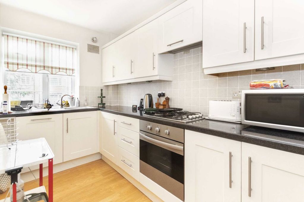 Property photo 3 of 4