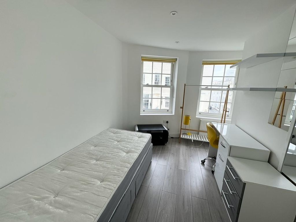Additional image 8 of 4 bed shared accommodation to rentNorfolk Square, Brighton BN1
