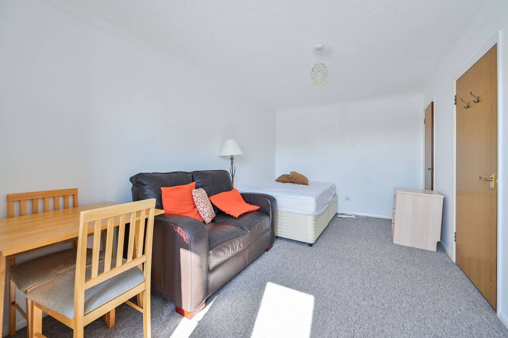 Property photo 2 of 5