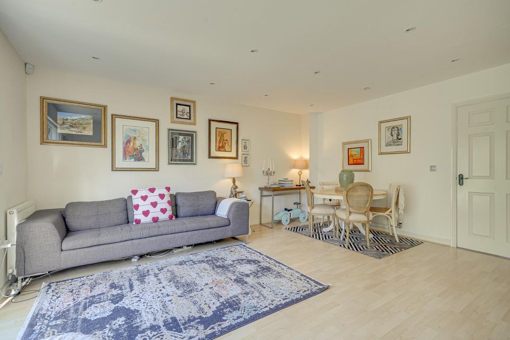 Property photo 2 of 18