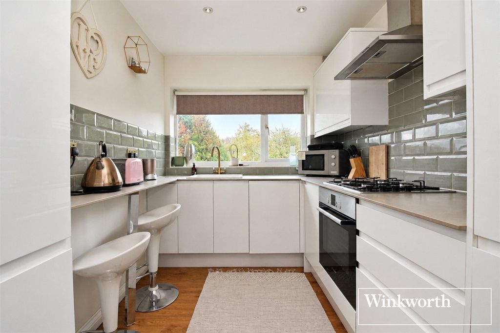Property photo 3 of 16 Picture No. 24