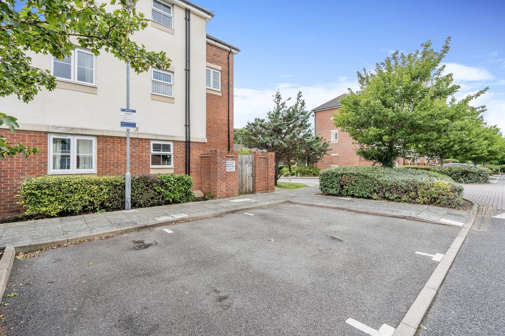 Property photo 2 of 15 Parking Space