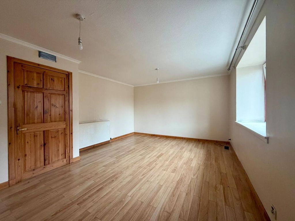 Property photo 2 of 16 Living Room