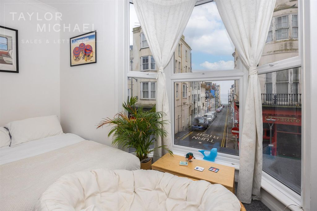 Property photo 1 of 7 Studio Room