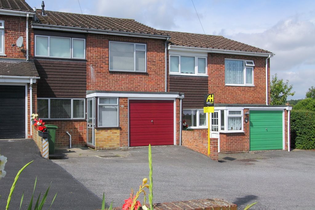 Property photo 1 of 18 31 Poyntz Road Ph2