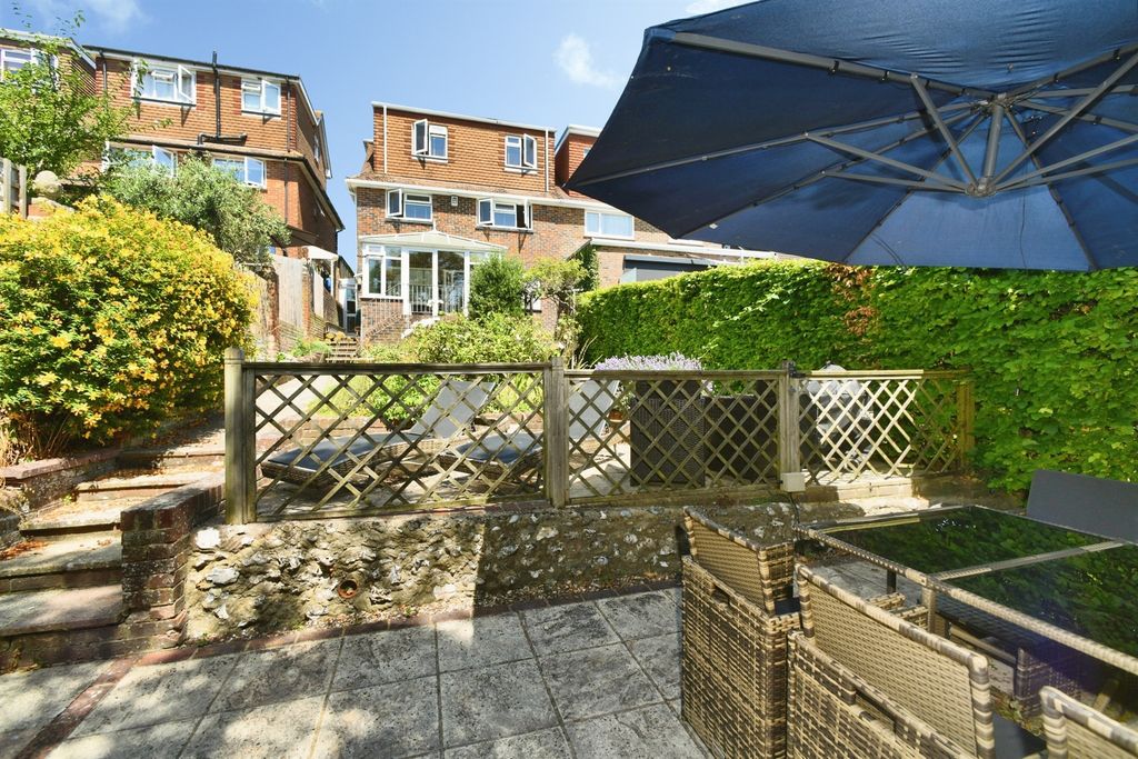 Property photo 3 of 32