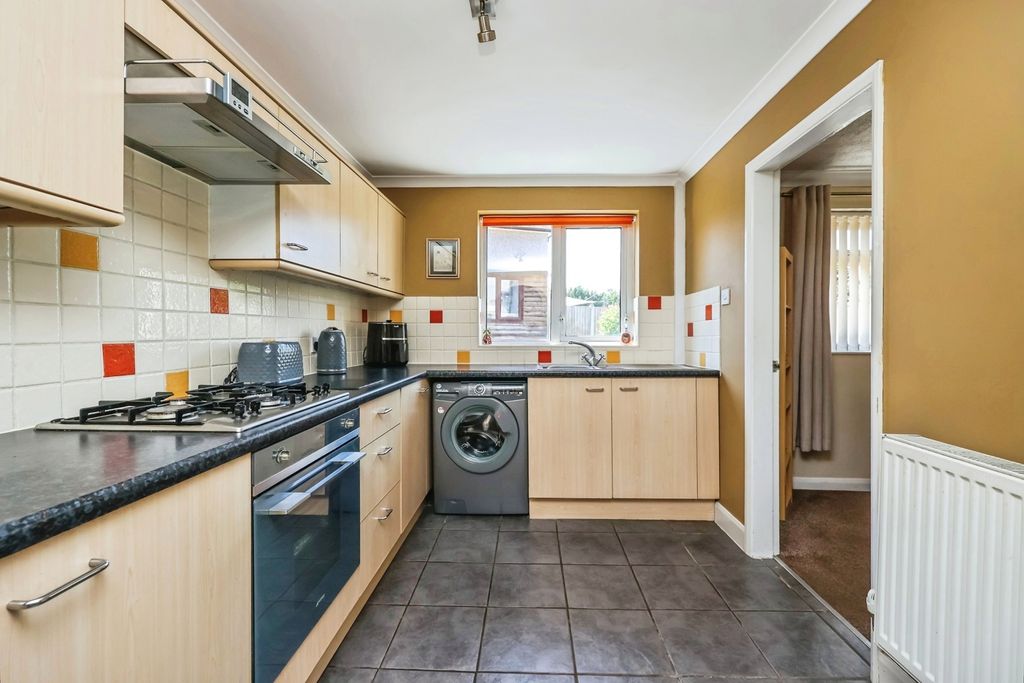 Property photo 2 of 20 Kitchen