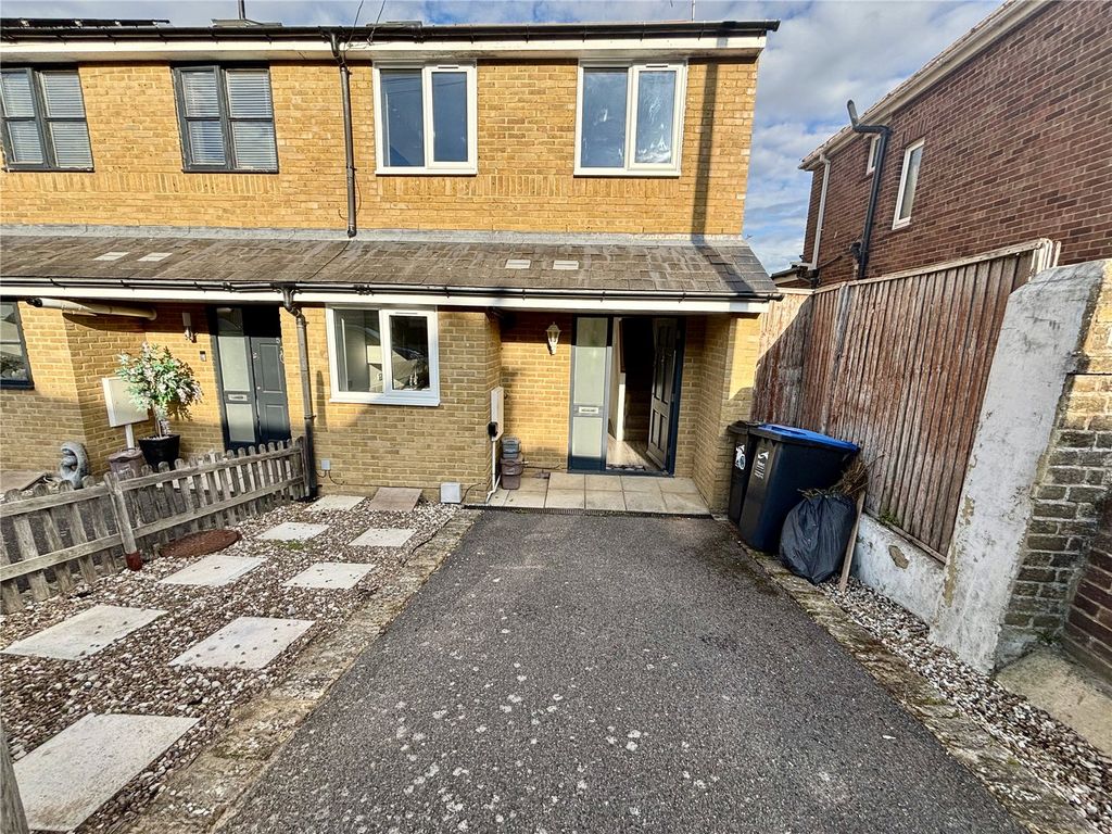 Property photo 1 of 15 Picture No. 02