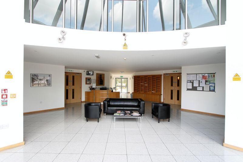Property photo 2 of 9 Foyer