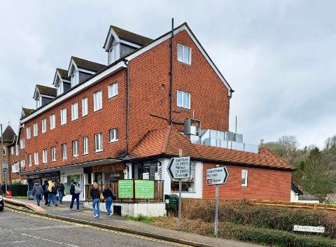 Property photo 1 of 1 138 High St Godalming