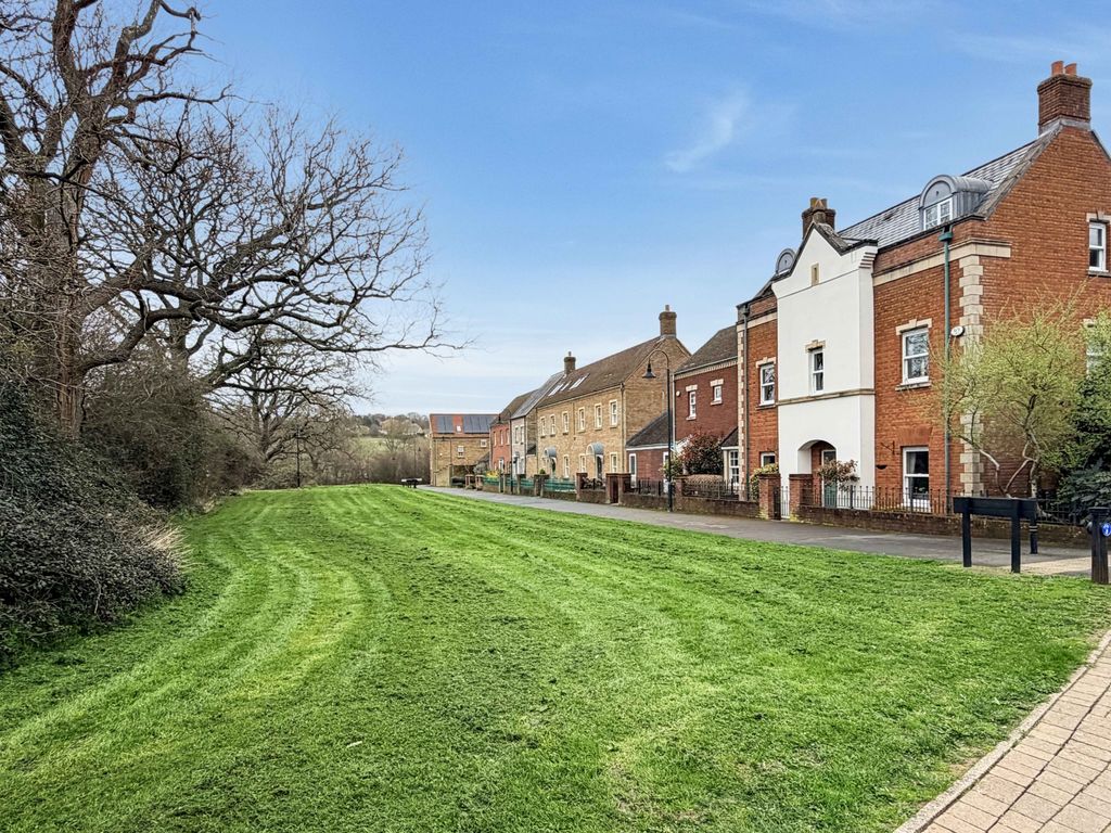 Property photo 2 of 33 Img_2318