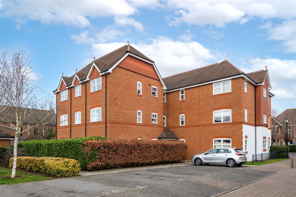 Property photo 1 of 7 Front 2.Jpg